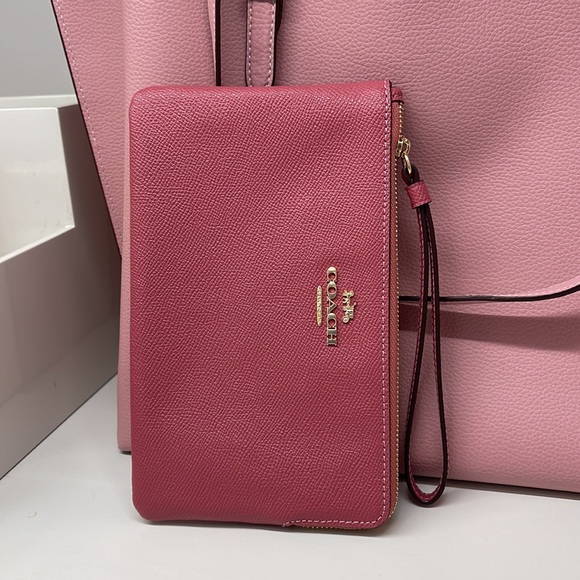 Coach Large Corner Zip Wristlet
IM/Rouge - Picture 11 of 16